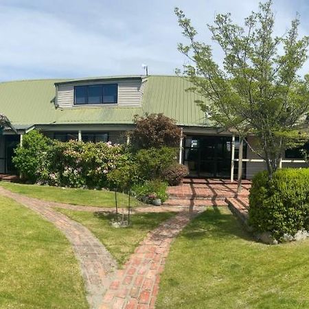 Twizel Central Studio Accommodation Bagian luar foto