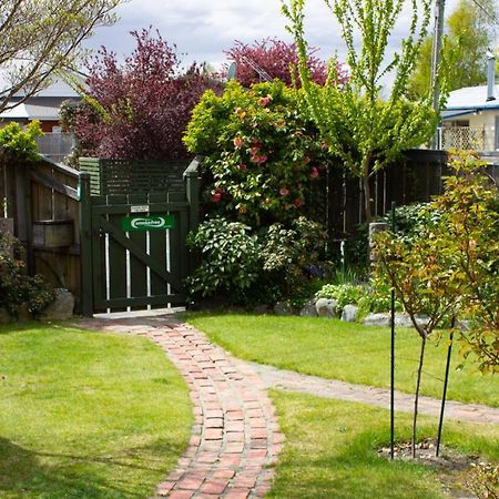 Twizel Central Studio Accommodation Bagian luar foto