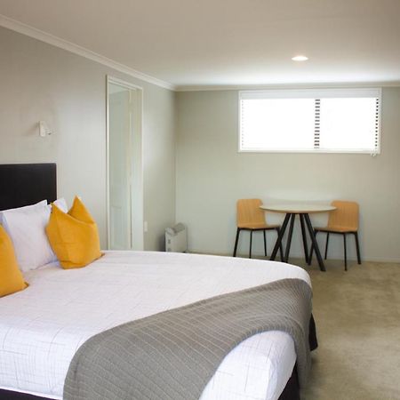 Twizel Central Studio Accommodation Bagian luar foto