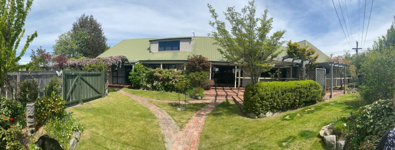 Twizel Central Studio Accommodation Bagian luar foto