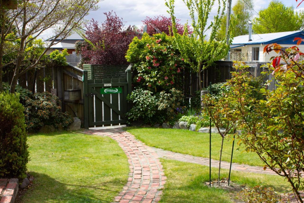 Twizel Central Studio Accommodation Bagian luar foto